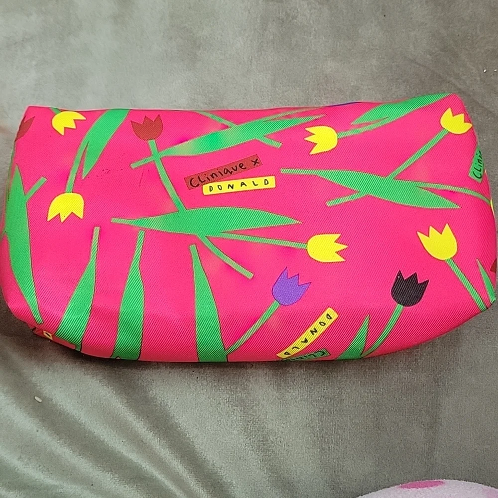 NWT Clinique x Donald MAKE UP BAG